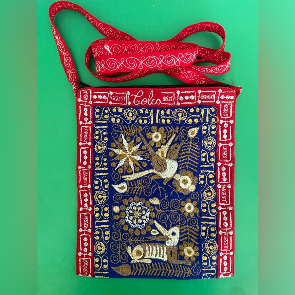 Beautiful hand embroidered purse from Peru